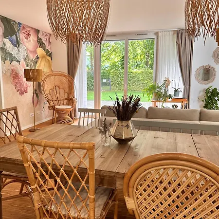 Stadtwohnung Mit Garten *