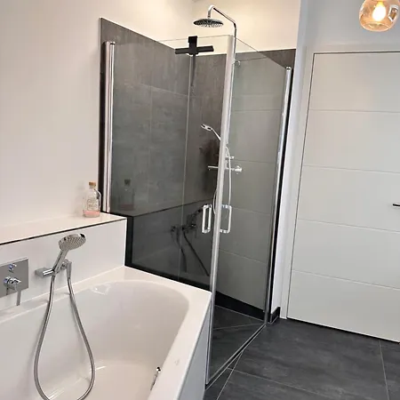 Apartment Stadtwohnung Mit Garten Kassel