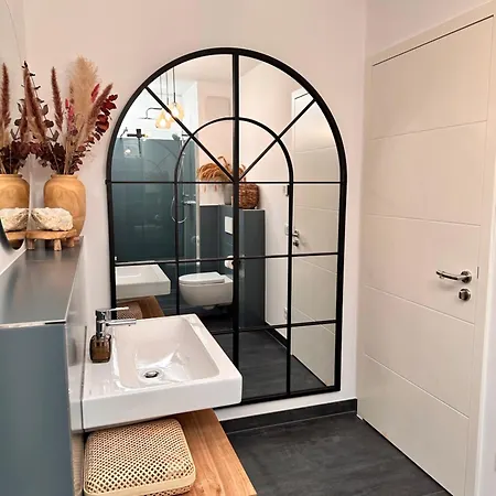 Stadtwohnung Mit Garten Apartman *