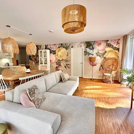 Stadtwohnung Mit Garten Apartment *