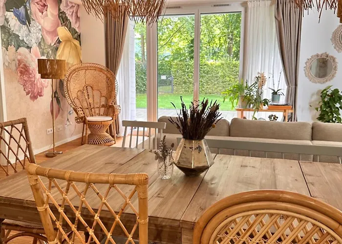 Stadtwohnung Mit Garten *